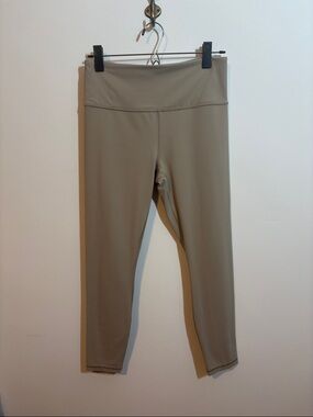 Athleta 7/8 Leggings in Taupe